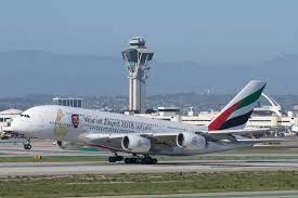 Emirates fly three versions of this aircraft: Datei Emirates Airbus A380 800 A6 Eeu 41340263701 Jpg Wikipedia