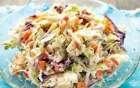 coleslaw with apples and poppy seeds