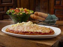 Olive Garden S Giant Chicken Parm Is Back And It S A Foot Long  gambar png