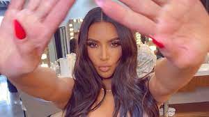 Kimberly noel kardashian west (born october 21, 1980) is an american media personality, socialite, model, businesswoman, producer, and actress. Kim Kardashian Zeigt Besondere Fotos Und Ist Kaum Wiederzuerkennen Stern De
