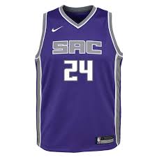 Wir haben die offiziellen nba trikots von nike und fanatics authentic in all the sizes, farben und stilen, die sie benötigen. Sacramento Kings Bekleidung Sacramento Kings Trikots Sacramento Kings Ausrustung Fanatics International