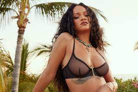 Rihanna promociona su sujetador de lactancia dando el pecho a su hijo y la  imagen se vuelve viral 