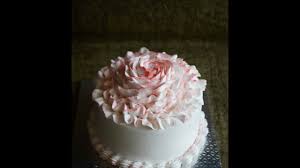 decorate cake with whipped cream rose