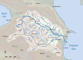 Die Kura, der größte Fluss im Kaukasus