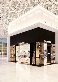 boutiques open at cdg airport