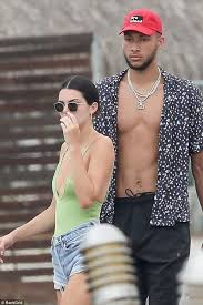 Taking a look back at kardashians star kendall jenner and nba star ben simmons relationship amidst love is in the air for kendall jenner! Kendall Jenner Cheats On Ben Simmons Terez Owens 1 Sports Gossip Blog In The World