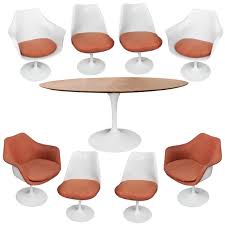 Saarinen tulip table and the executive armchairs add glamor to the modern dining room. Ship Mid Century Modern Dining Sets With Citizenshipper Citizenshipper