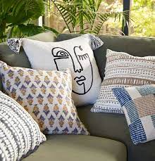 How To Arrange Pillows Like A Design