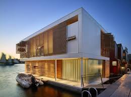 floating home in seattle features water