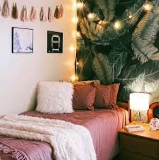 dorm room decor