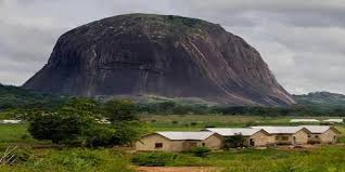 It is among nigeria's iconic natural wonders and lies on the border of niger state and federal capital territory (fct). Zuma Rock Niger State Nigeria Information Guide