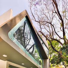 Installing Glass For House Facades