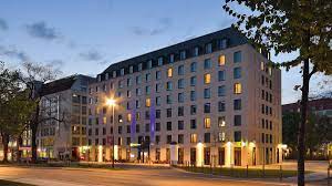 Transportation/parking facilities guest parking is offered for a surcharge. Holiday Inn Express Dresden City Centre Union Investment Real Estate