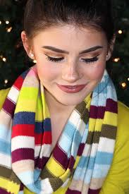 video cheerful holiday makeup tutorial