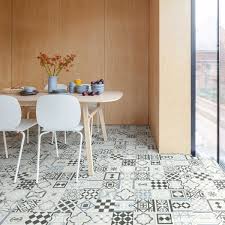 flooring with patterned vinyl habitat