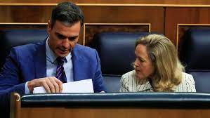 El impuesto de Pedro Sánchez evitó los informes del Banco Central Europeo y la CNMC