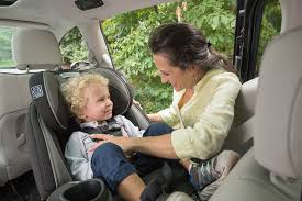 es face forward in a car seat