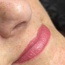 semi permanent makeup artist pmu lips