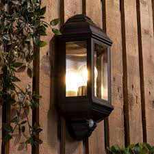 hunda outdoor half wall lantern with