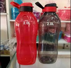 Tupperware eko şişe 2 litre. Diva Tupperware Ready Stock Eco Bottle Tupperware 2 Liter Siap Pemegang Merah Dan Hitam Dari Pakcik Tupperware Disember 2020