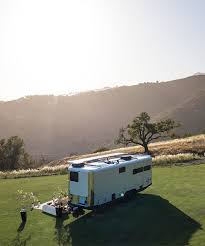 Living Vehicle 2022 Luxury Camper