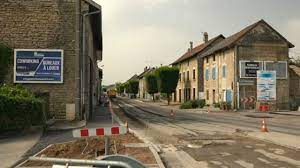 Classé parmi les plus moches de France, un village isérois conteste et  réclame 1000 euros par habitant | TF1 INFO