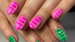 best salons for gel nail polish in city