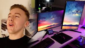 There are many differences that go into slight details in the performances of these two mediums of gaming. Cod Youtuber Spratt Reveals Incredible 10 000 Gaming Setup To Kick Off 2021 Dexerto