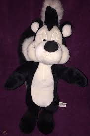 Pepe le pew is a looney toons character that first appeared in 1945. Pepe Le Pew 25 Plush Toy Stuffed Animal Looney Tunes Skunk 1999 Warner Bros Euc 1924712934