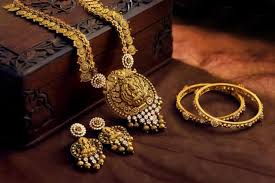 indian traditional jewellery from head