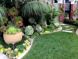 Tropical path in the backyard or side yard. Tropical Landscape Designs That Brings Coolness To Your Place Home Design Lover