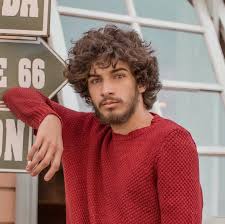 8 modern curly hairstyles for men 2023