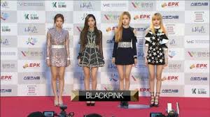 blackpink at the sma 2017 red carpet