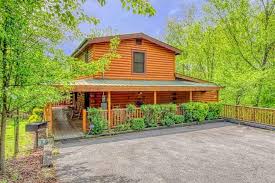 awesome cabins near parkway in pigeon forge