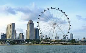 famous singapore ferris wheel at marina bay