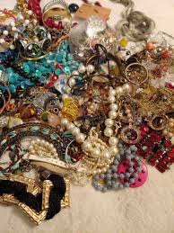 5 pounds of costume jewelry lot wear
