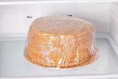 Which of the following cakes has a longer storage span if frozen?