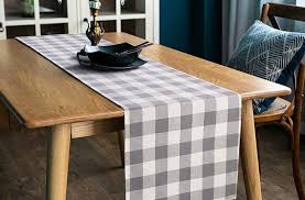 Modern Dining Table Runner Design Ideas