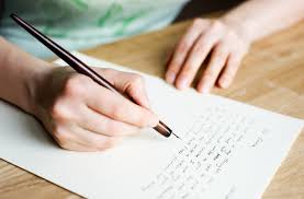 Manfaat menulis surat lamaran kerja ini antara. 3 Contoh Surat Lamaran Kerja Tulis Tangan Dan Cara Membuatnya