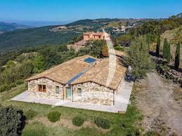 real estate in tuscany villas