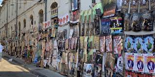 Festival Off d'Avignon : vers l'interdiction de tout affichage ? -  Profession Spectacle