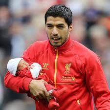 Luis suárez leaves the university for foreigners after his italian language test last week. Liverpool S Luis Suarez My Family Have Calmed Me I Don T Want To Be Like Before Mirror Online
