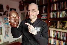 Mark benecke (born august 26, 1970) is a german forensic biologist. Dr Mark Benecke Totenmaske Maske Gold Bronze Original Etsy