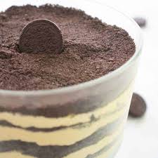 Sprinkle 1/2 of the crushed oreos for the third layer. Best Dirt Cake Recipe Easy Oreo Dirt Cake Dessert Recipe