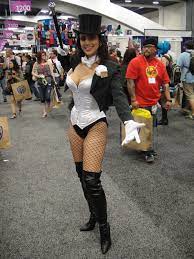File:WonderCon 2011 - Zatanna costume (5580827517).jpg - Wikimedia Commons
