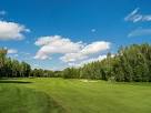 Premium Photo | Countryside golf course