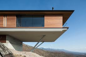 Folge dessen musste tadao ando mit einem begrenzten platzangebot zu recht kommen. Kidosaki Architects Studio Cantilevers House In Yatsugatake Mountains