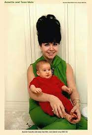 She was only 12 years old when she was offered a chance to be a part of disney's children's tv show, the mickey mouse club. Annette Funicello With Baby Gina Annette Funicello Famous Kids Mouseketeer