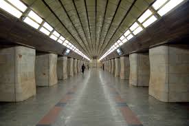 Південний вестибюль № 2 станції метро «почайна» (вихід до міської електрички) тимчасово не працюватиме з 13 до 16 березня включно. Klovska Kyiv Metro Wikipedia