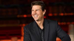 Tom cruise is an american actor known for his roles in iconic films throughout the 1980s, 1990s and 2000s, as well as his high profile marriages to actresses nicole kidman and katie holmes. Tom Cruise Entgeht Nur Knapp Corona Quarantanepflicht